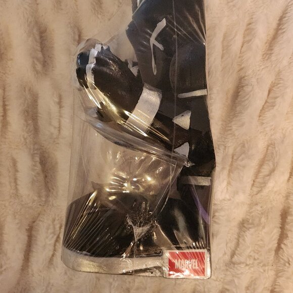Marvel Black Panther Candy Dispenser – Superhero Collectible - Picture 12 of 15